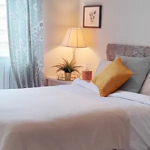 https://entire-chalet-5-km-from-city-centre.galwayhotelsireland.net