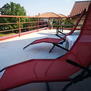 https://apartament-iulia.bucharesthotelsnow.com