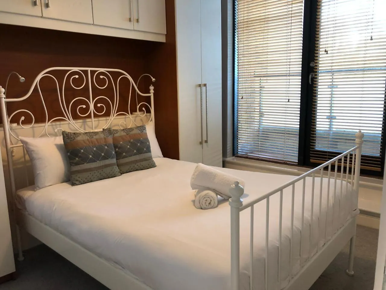 D13 Self Catering Townhouse Apartment Dublin 0*,